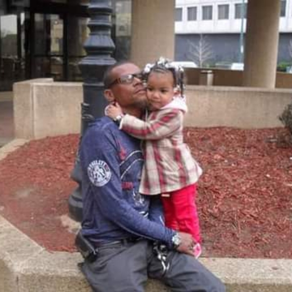 Meet your Posher, Julian - Picture 4 of 4